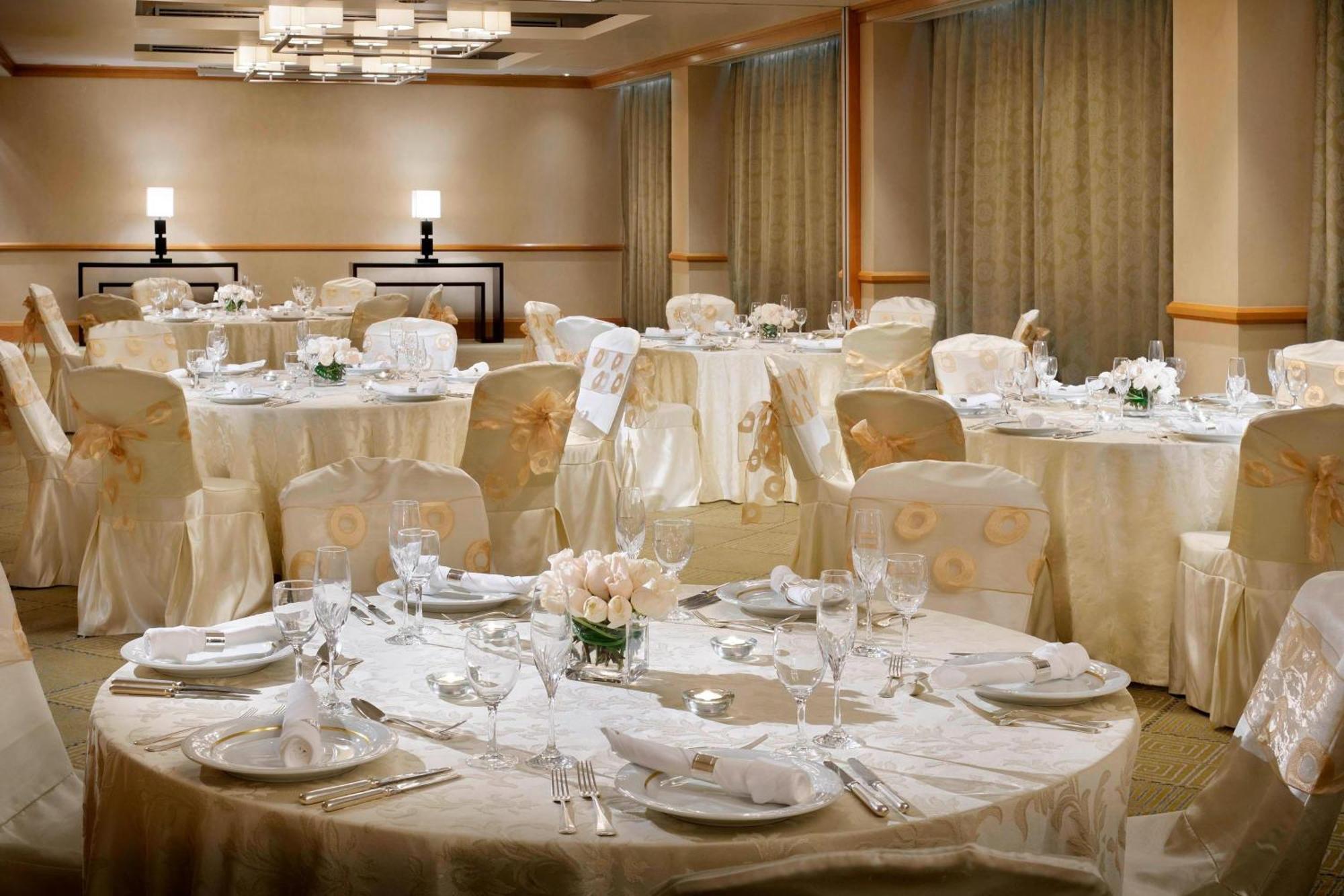 Courtyard By Marriott Кувейт Экстерьер фото