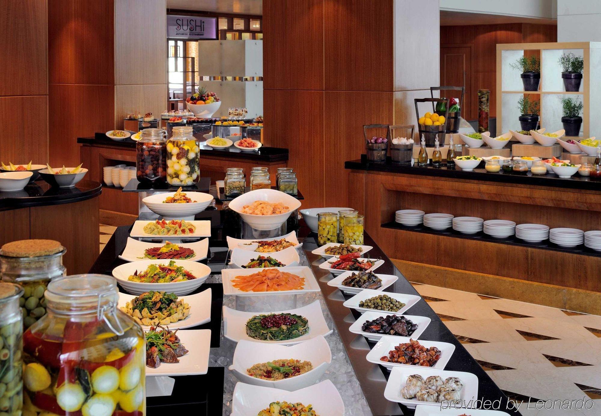 Courtyard By Marriott Кувейт Экстерьер фото