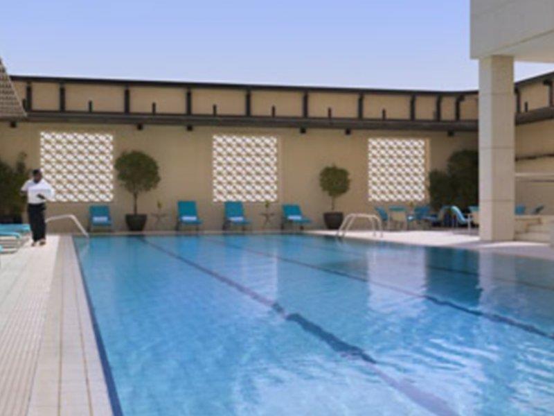 Courtyard By Marriott Кувейт Экстерьер фото