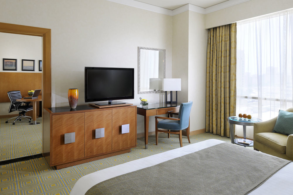 Courtyard By Marriott Кувейт Экстерьер фото