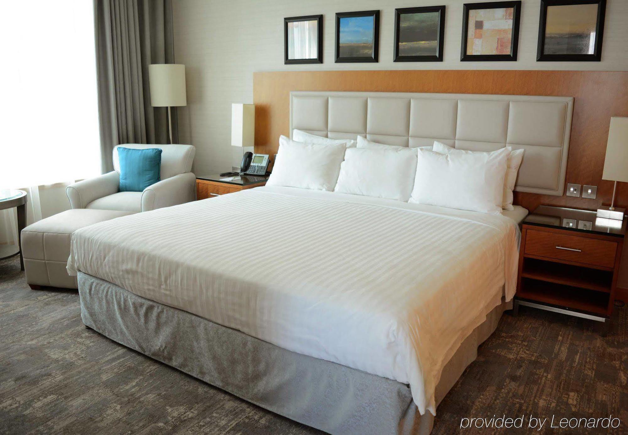 Courtyard By Marriott Кувейт Экстерьер фото
