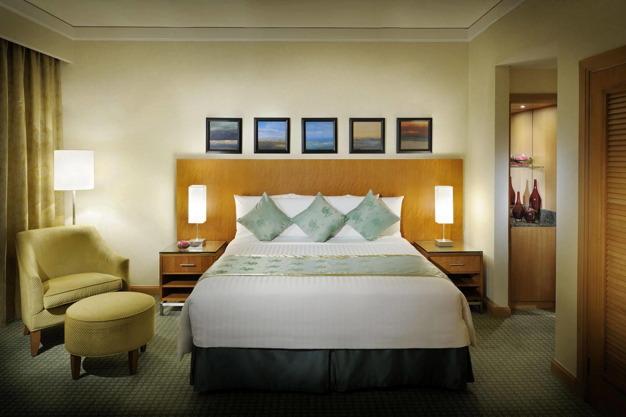 Courtyard By Marriott Кувейт Экстерьер фото